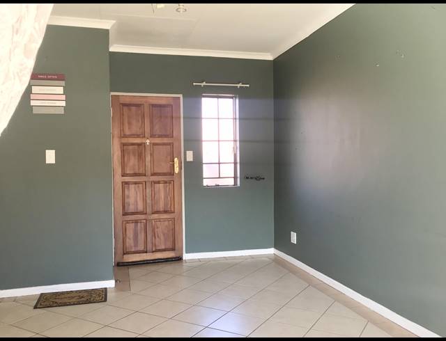 2 BEDROOM APARTMENT RENTED IN MOOIKLOOF RIDGE